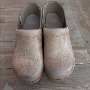 Dansko Tan Leather clogs
